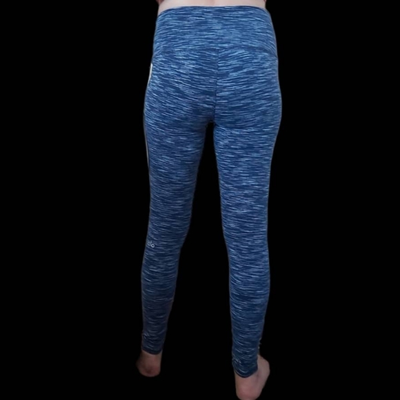 ALO Yoga High Wasted Air Brush LEGGINGS . - Picture 7 of 16